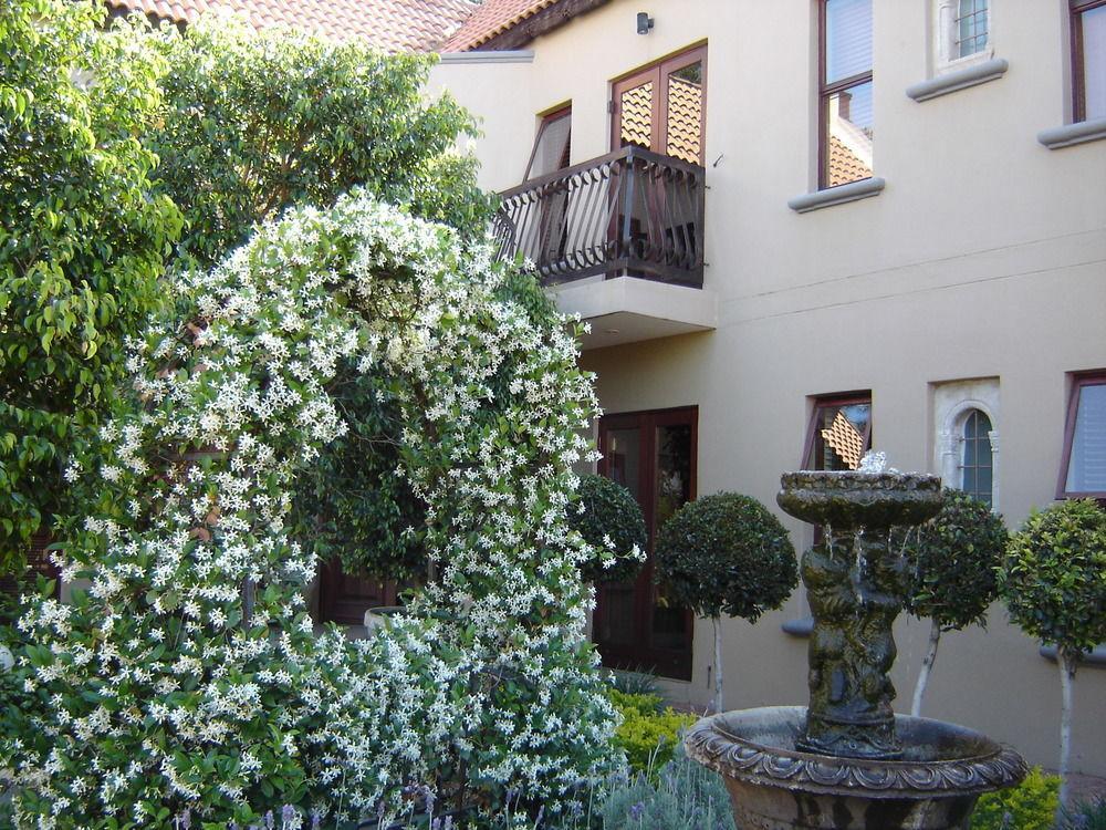 Bohemian Guesthouse - Pretoria Bagian luar foto